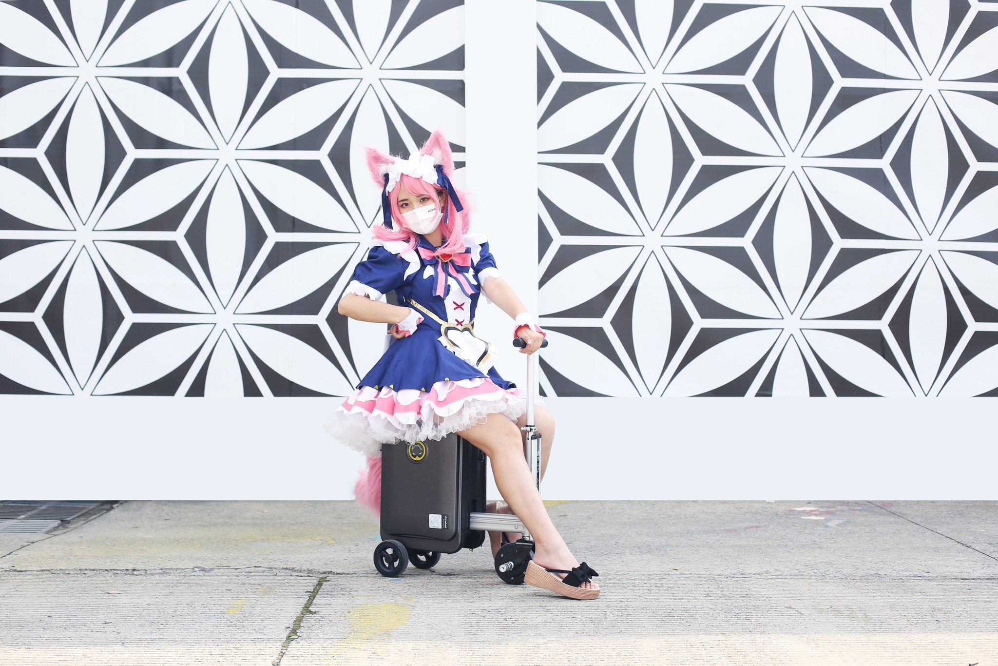Travel in Style with Airwheel Rideable Luggage: The Ultimate Solution for Your Next Trip!