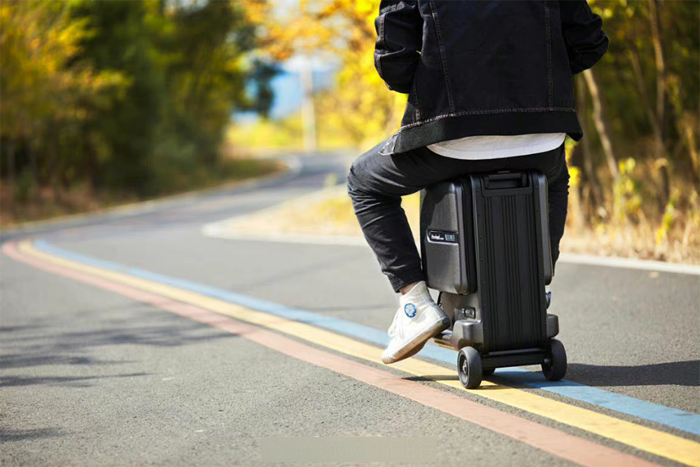Airwheel Smart Luggage: Your Ultimate Travel Companion with Motorized Convenience and Bluetooth Technology